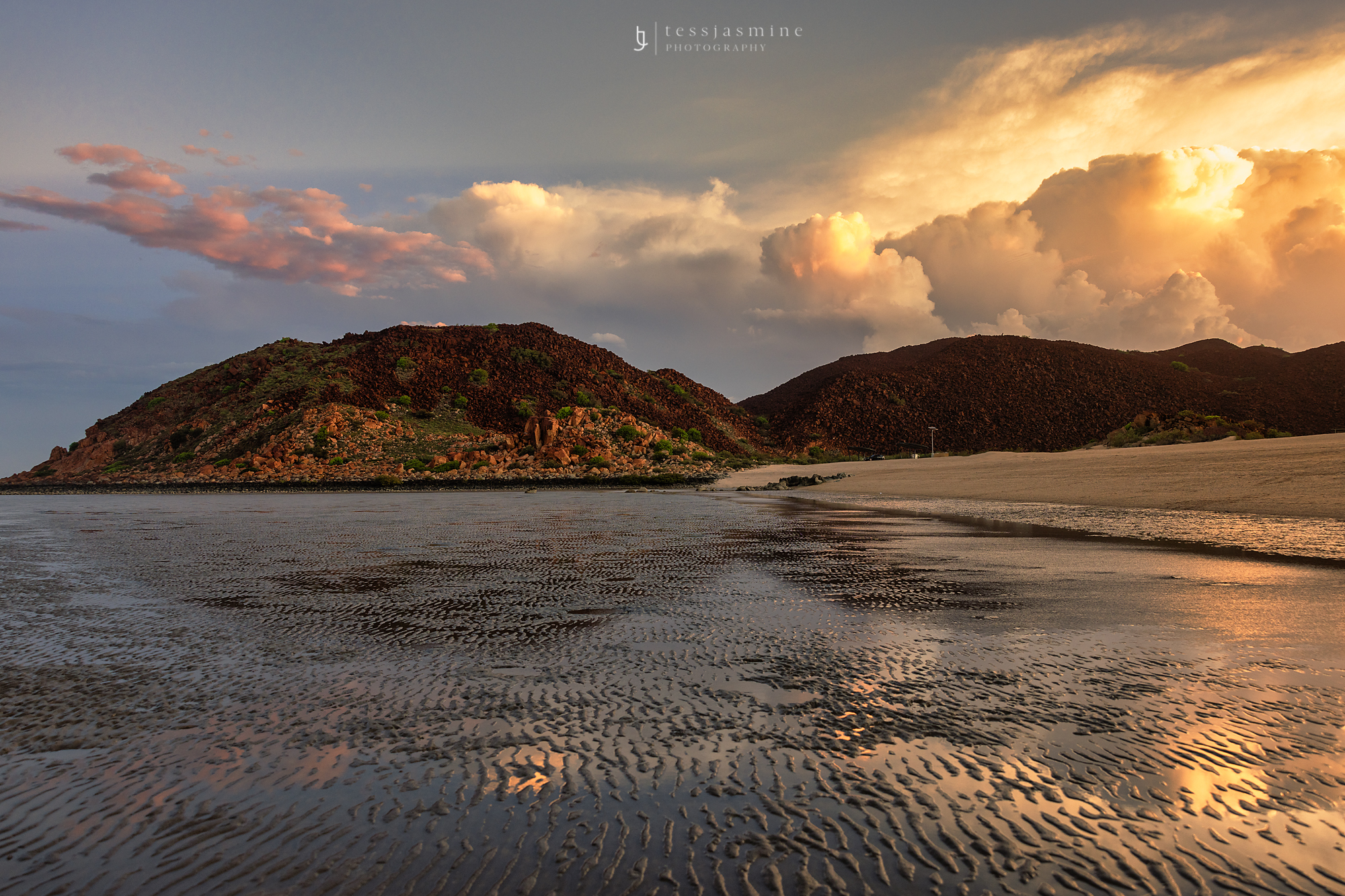Pilbara landscape — Hearson's Cove glow